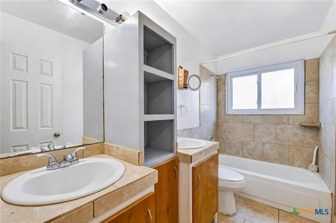 4804 Canyon Circle Property Photo 7