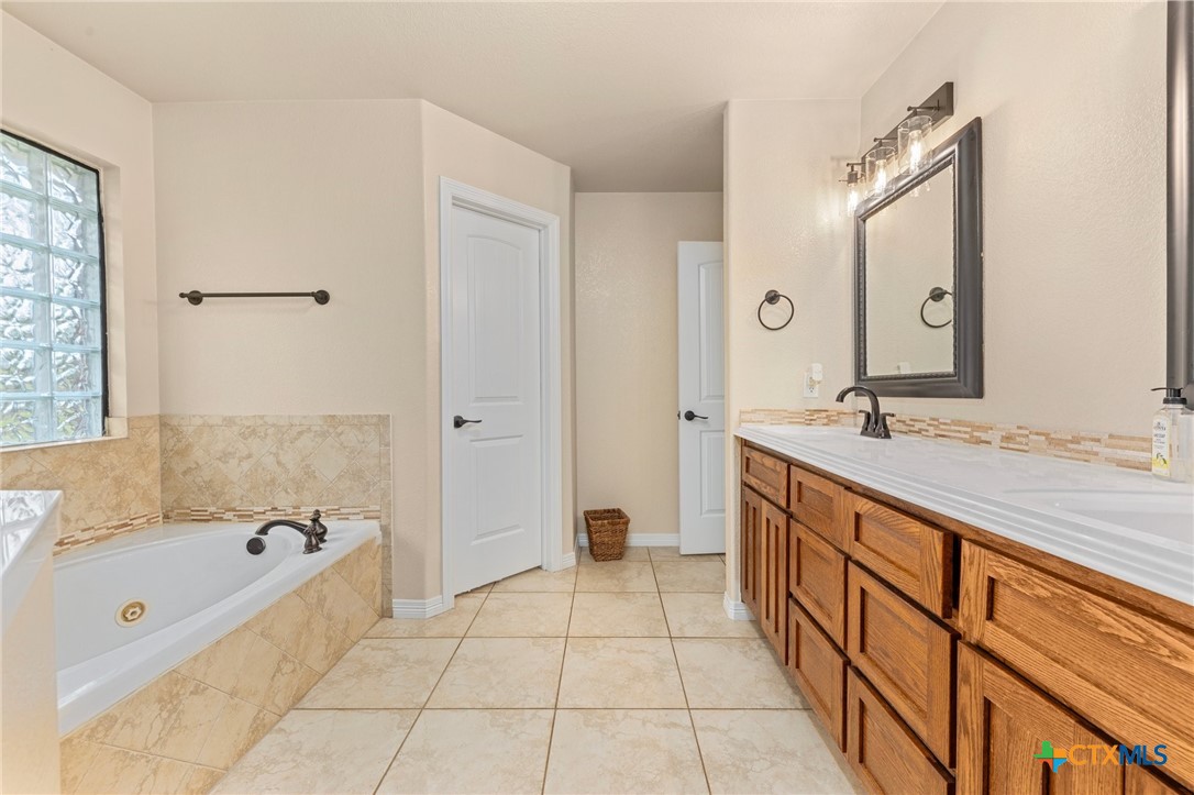 770 County Road 3371 Property Photo 18