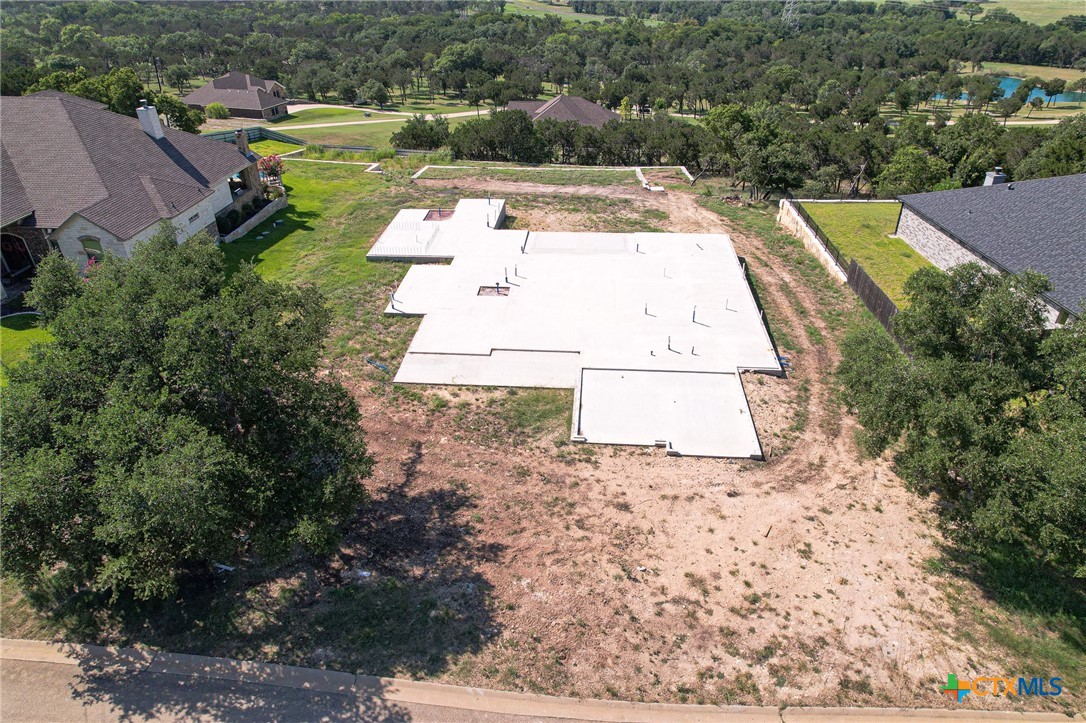 439 Presa Drive Property Photo 2