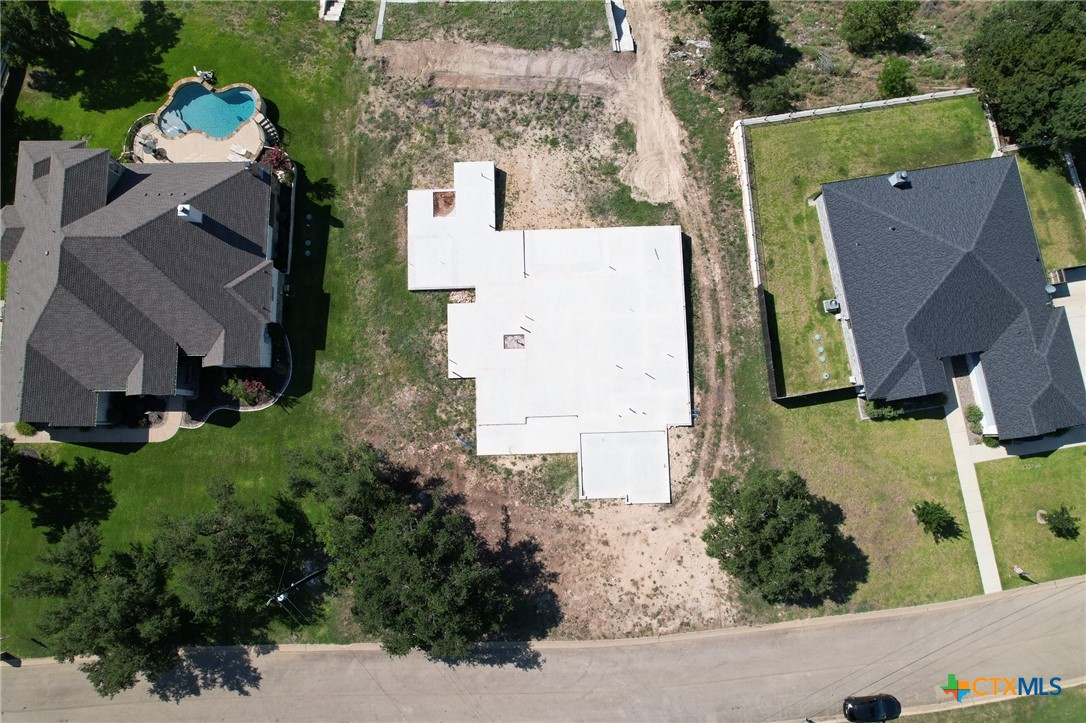 439 Presa Drive Property Photo 4