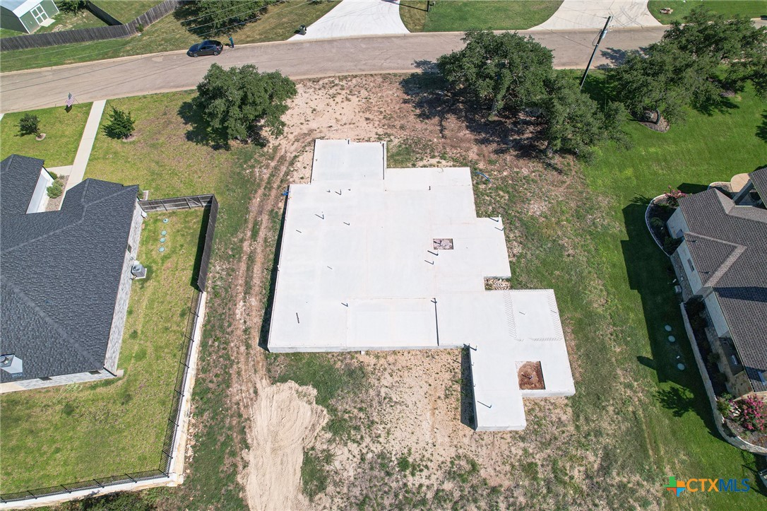 439 Presa Drive Property Photo 10