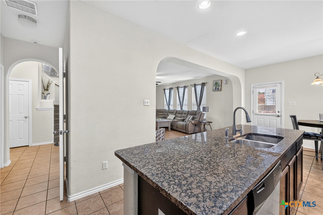 2604 Legacy Lane Property Photo 6