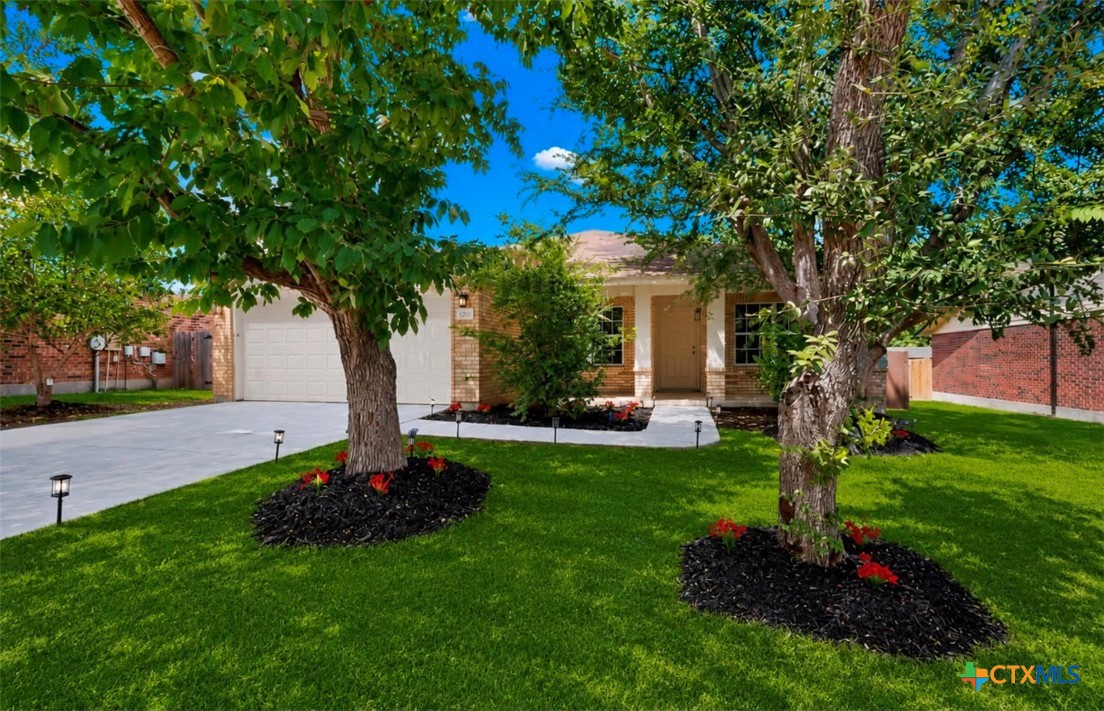 120 Evening Breeze Property Photo 2