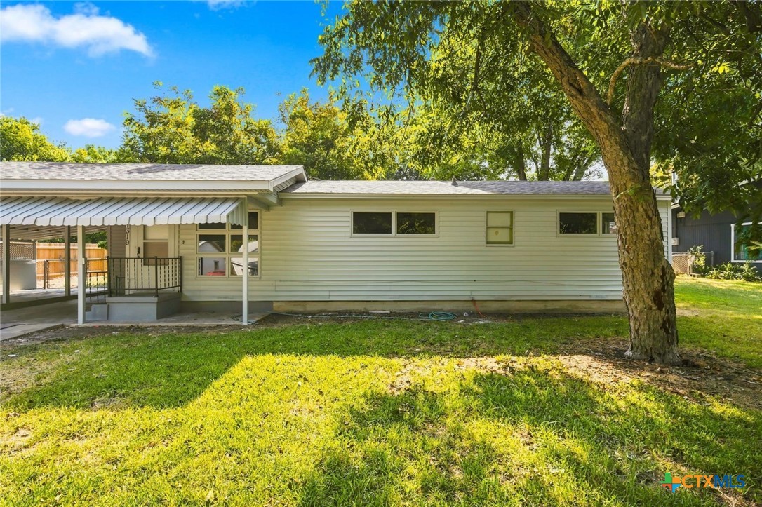 1319 S 37th Street Property Photo 3
