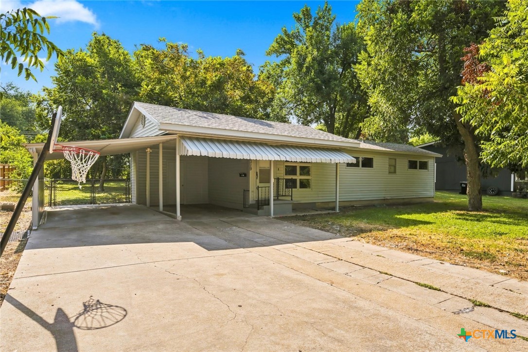 1319 S 37th Street Property Photo 4