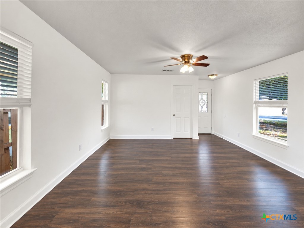 301 Armstrong Street Property Photo 5