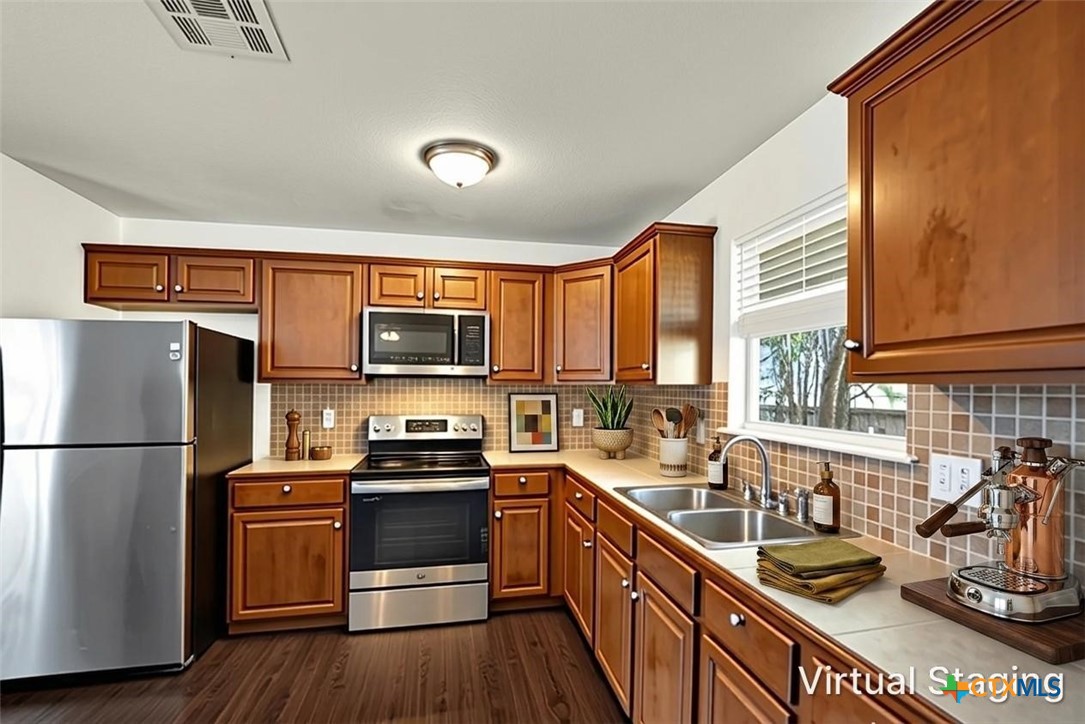 301 Armstrong Street Property Photo 6