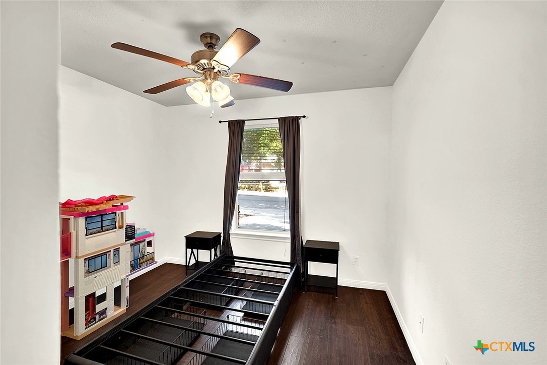 301 Armstrong Street Property Photo 20