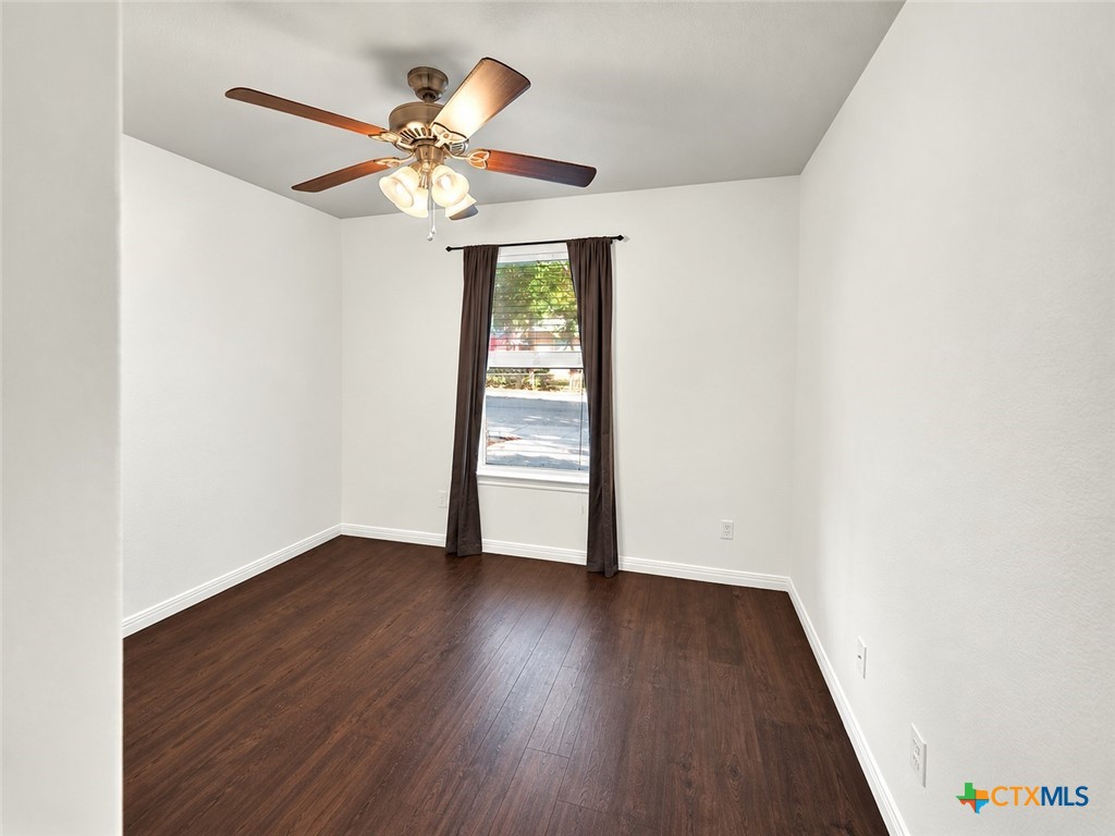 301 Armstrong Street Property Photo 21