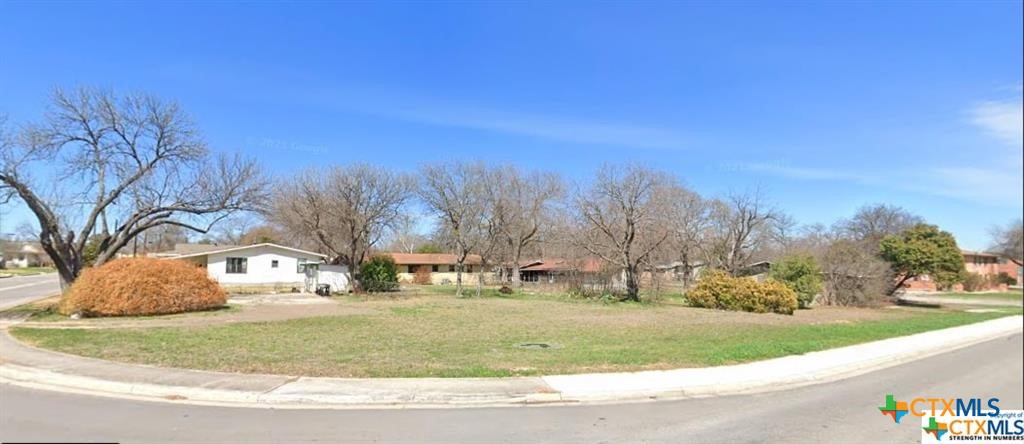 608 S Interstate 35 Property Photo 6