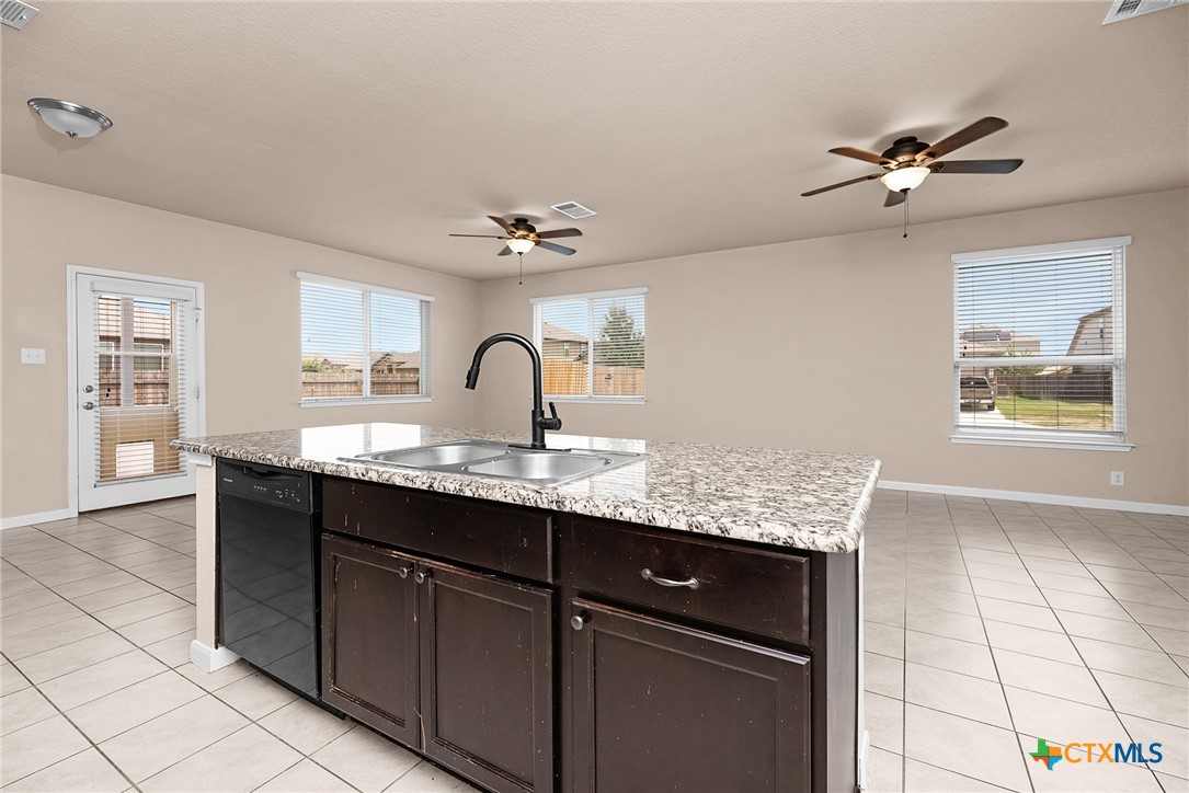 481 Centinela Street Property Photo 10