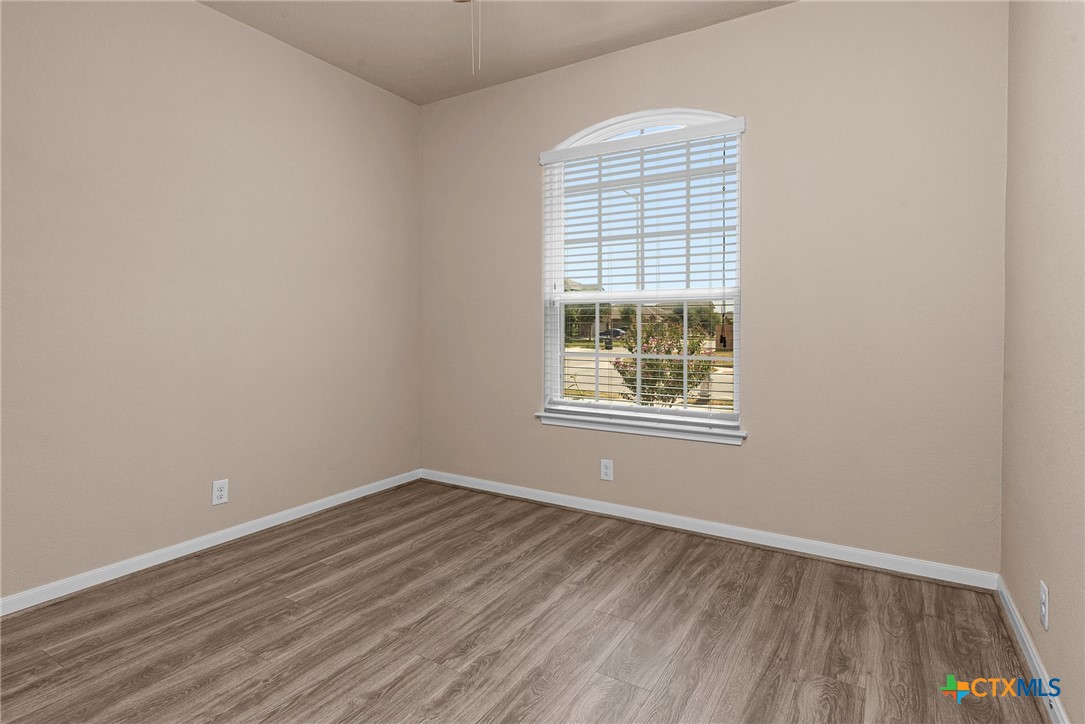 481 Centinela Street Property Photo 17
