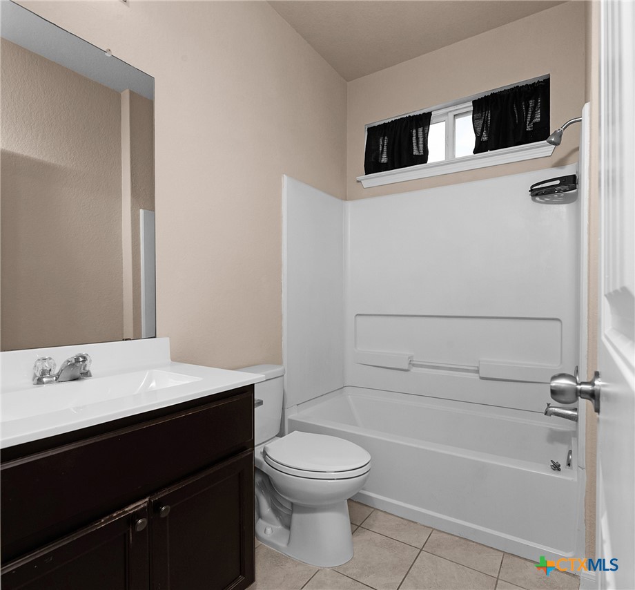 481 Centinela Street Property Photo 23