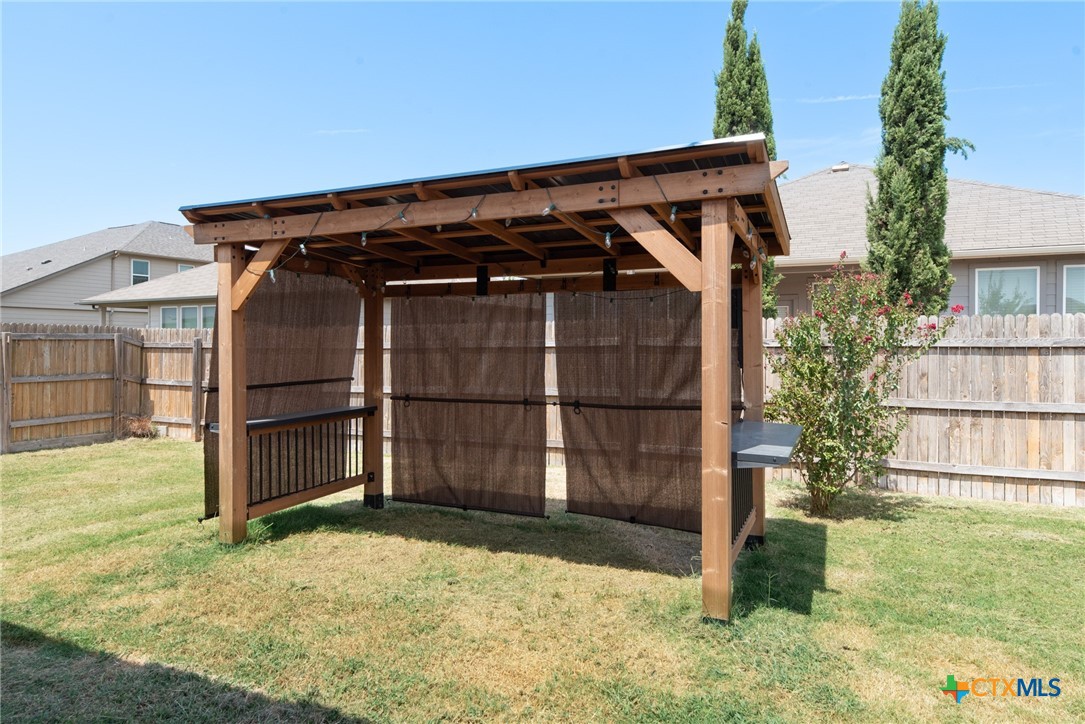 481 Centinela Street Property Photo 25