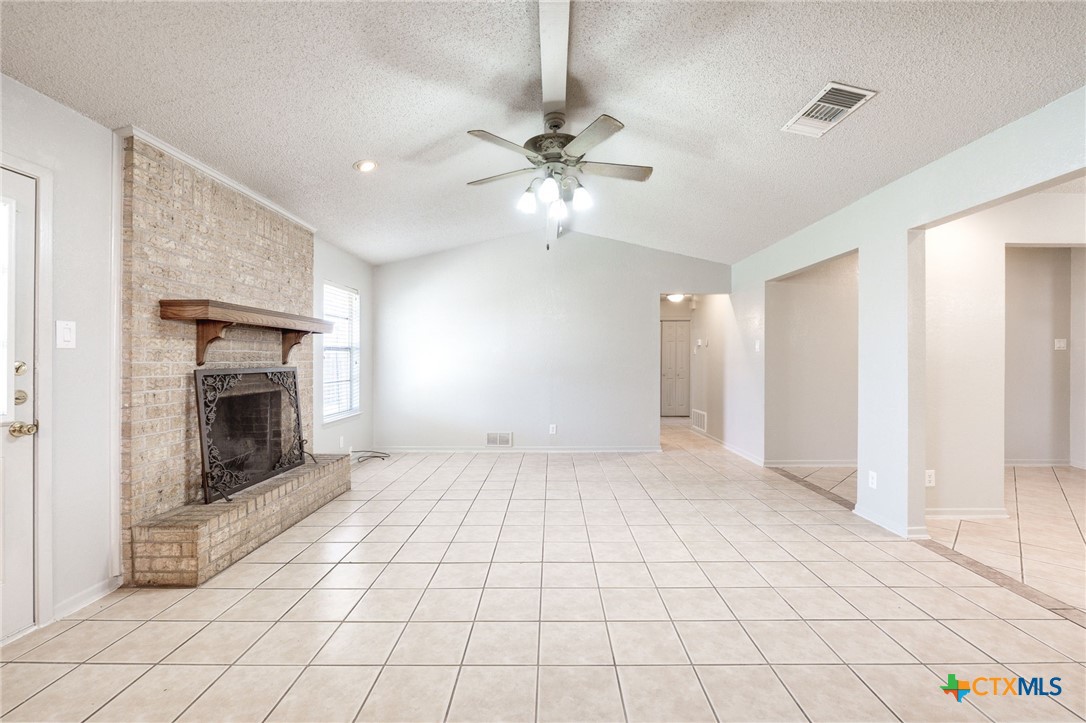 1703 Kingman Road Property Photo 4