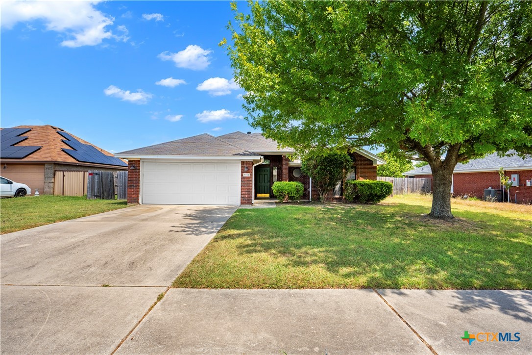 5104 James Loop Property Photo 1
