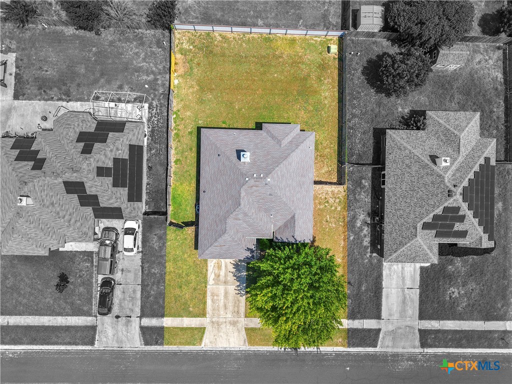 5104 James Loop Property Photo 2
