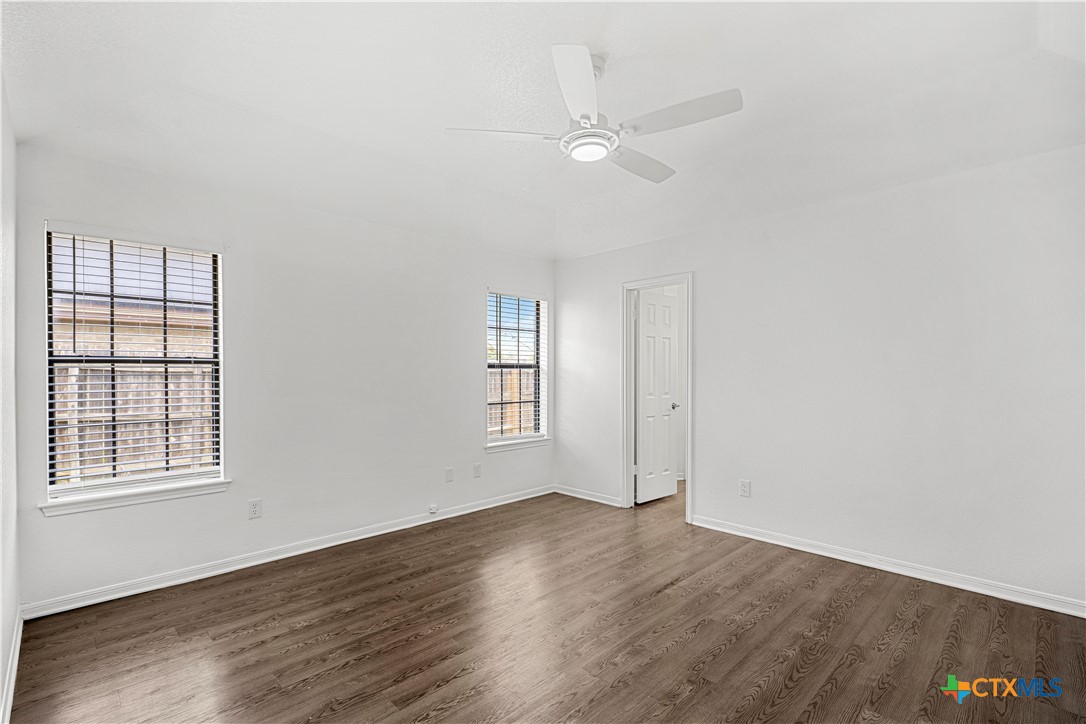 5104 James Loop Property Photo 13