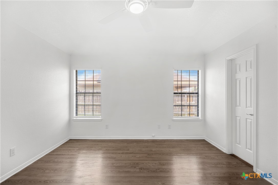 5104 James Loop Property Photo 14