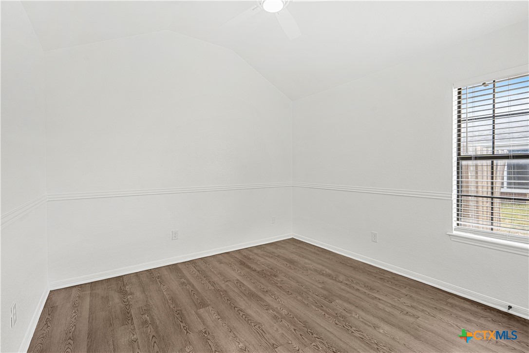 5104 James Loop Property Photo 19