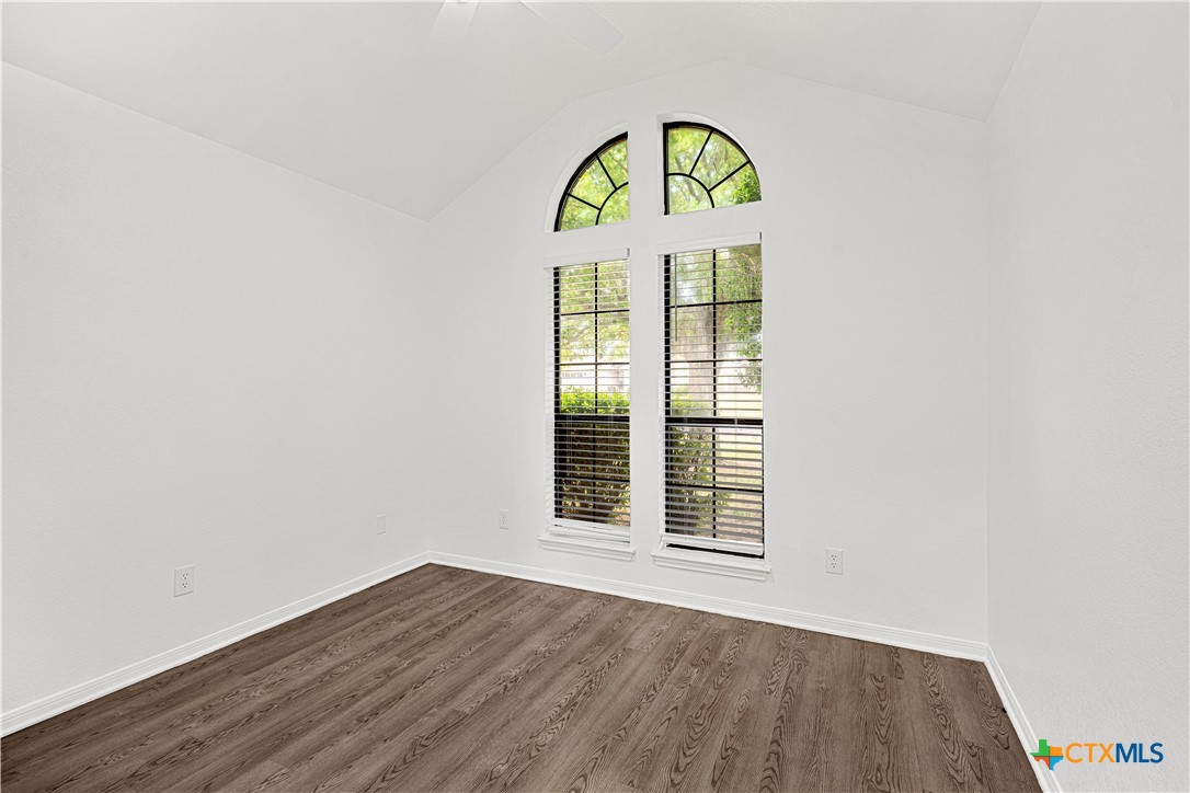 5104 James Loop Property Photo 21