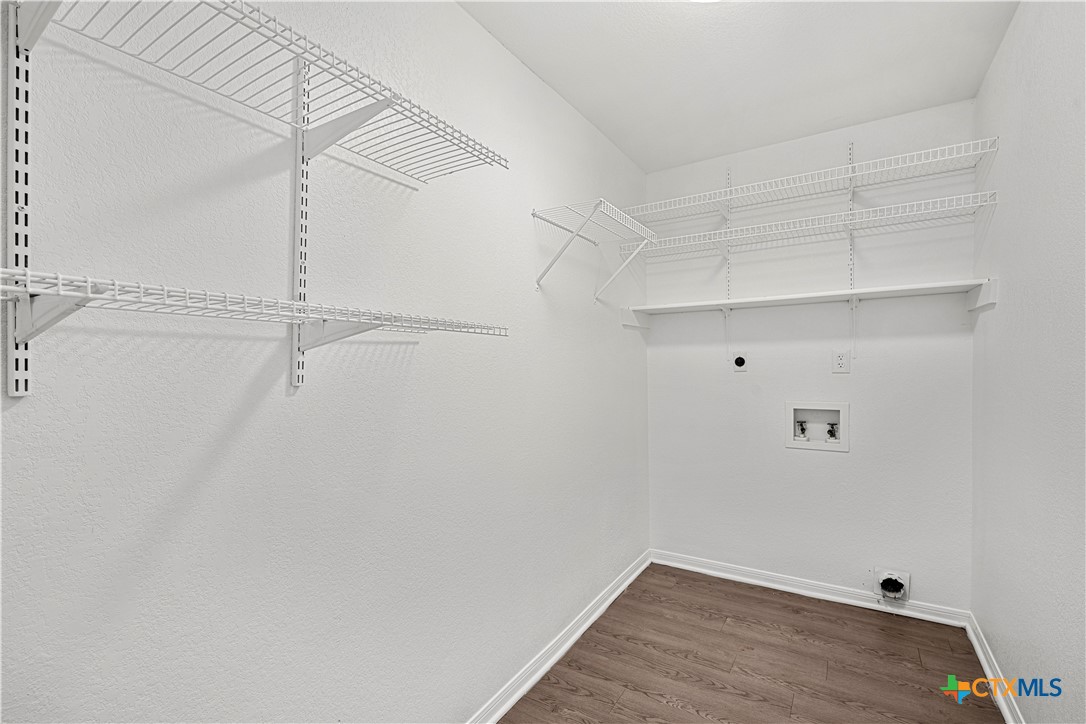 5104 James Loop Property Photo 22
