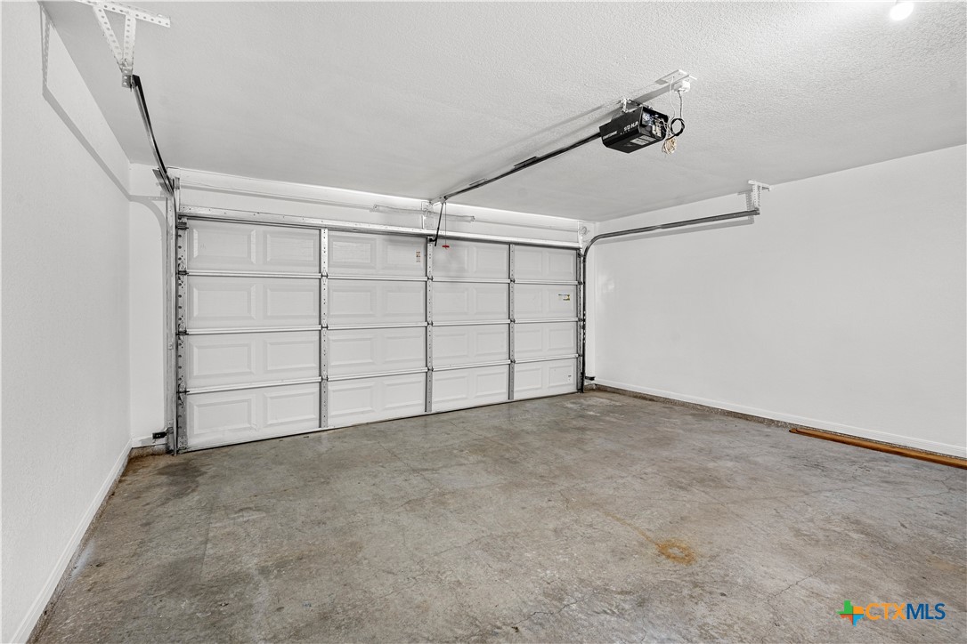 5104 James Loop Property Photo 23