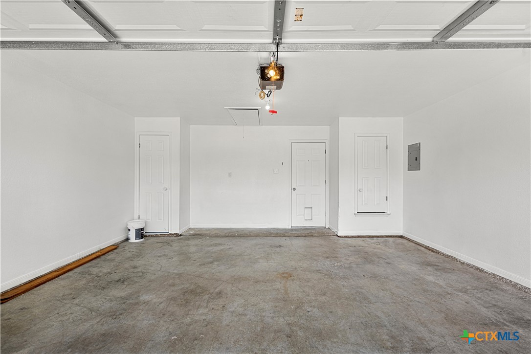 5104 James Loop Property Photo 24