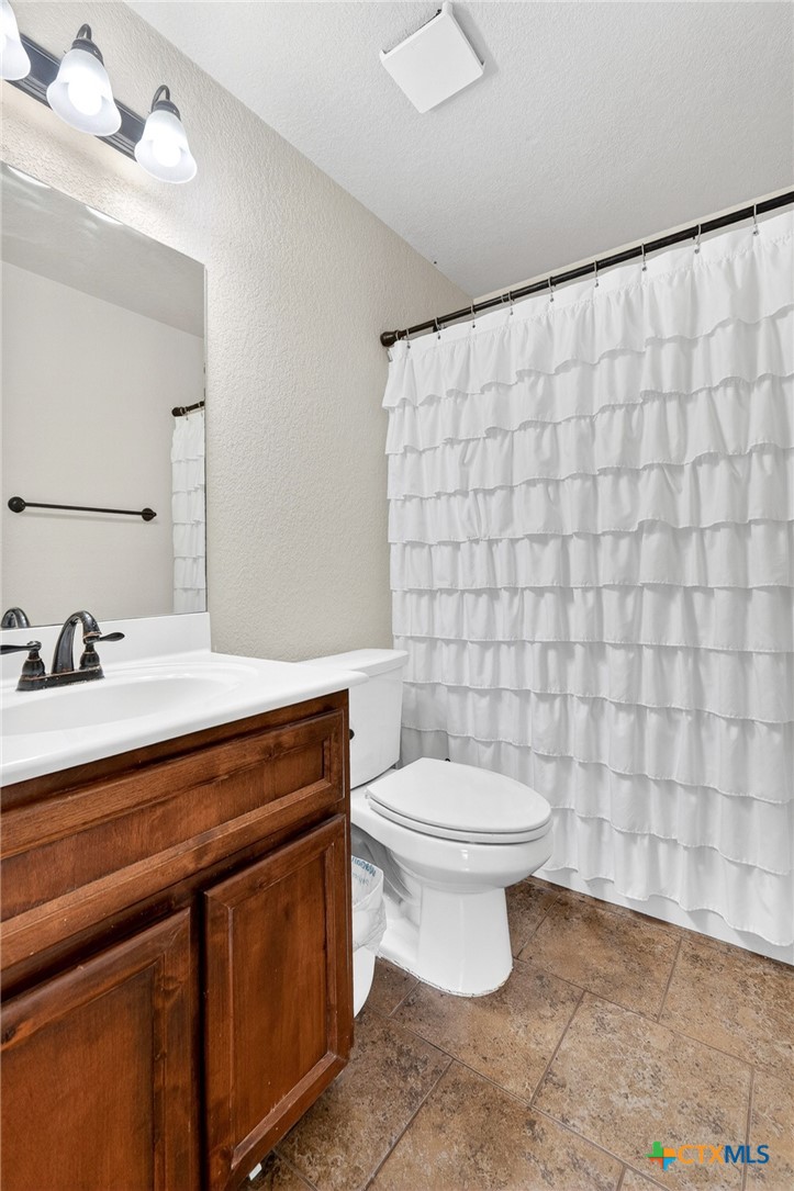 6005 Newcastle Drive Property Photo 9
