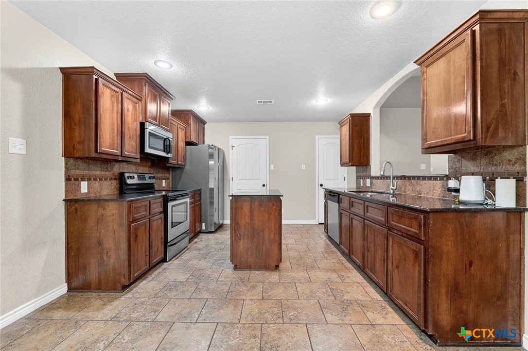 6005 Newcastle Drive Property Photo 13