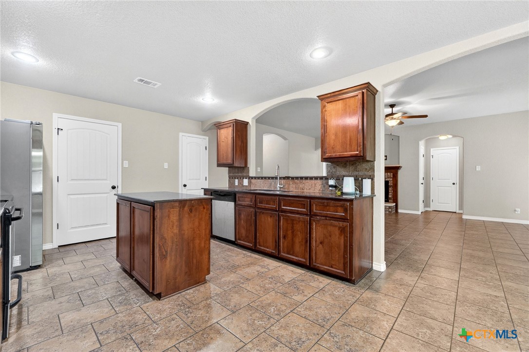 6005 Newcastle Drive Property Photo 14