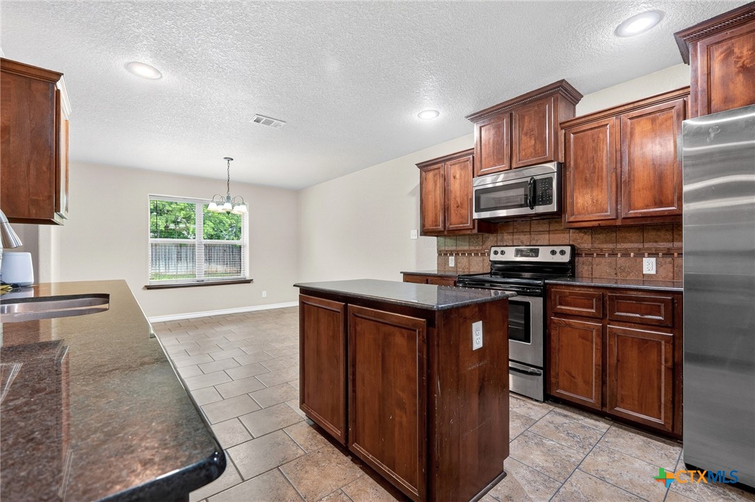 6005 Newcastle Drive Property Photo 15