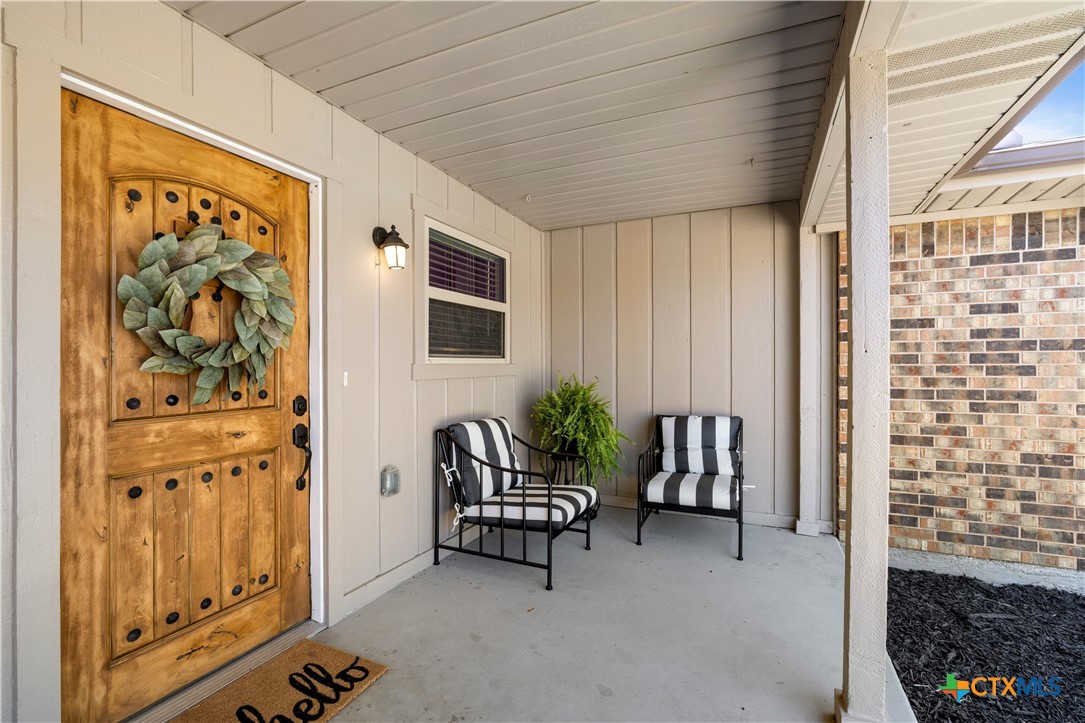 205 Chimney Circle Property Photo 3