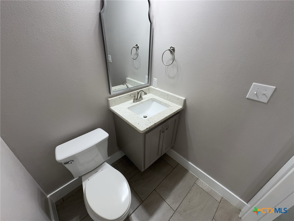 5001 White Rose Drive Property Photo 6