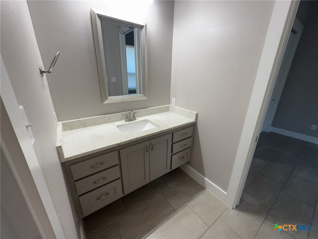 5001 White Rose Drive Property Photo 10