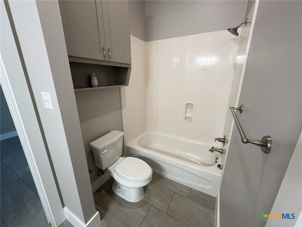 5001 White Rose Drive Property Photo 11