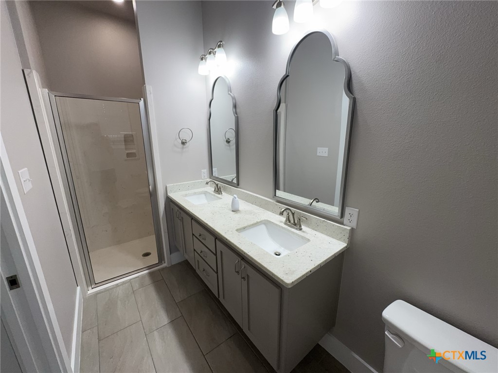 5001 White Rose Drive Property Photo 15