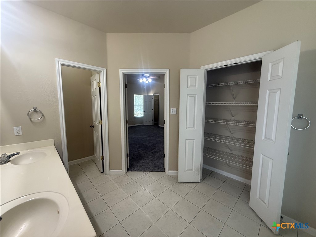 811 Shadow Creek Boulevard Property Photo 18