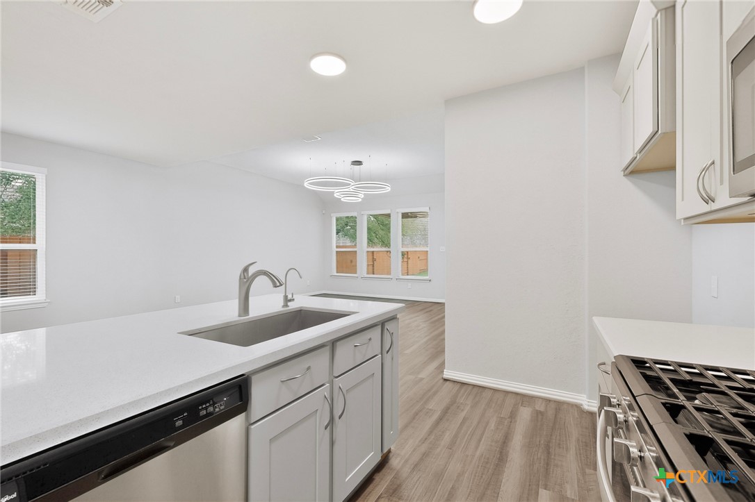 1239 Loma Ranch Ranch Property Photo 12