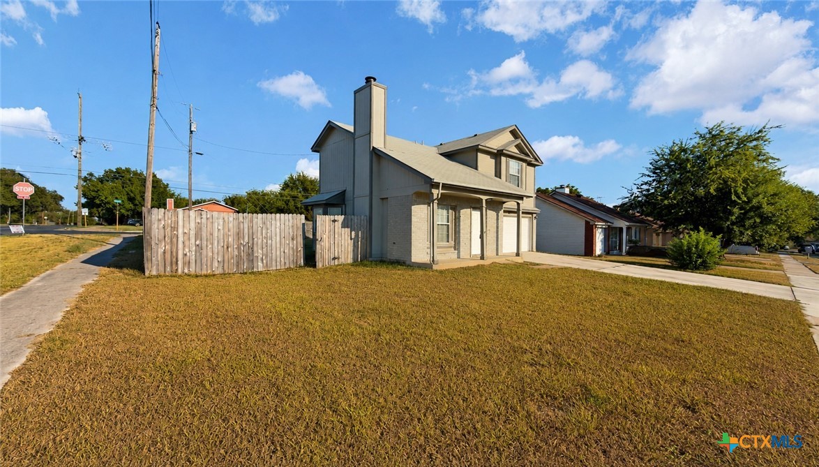 2212 Chafin Drive Property Photo 2