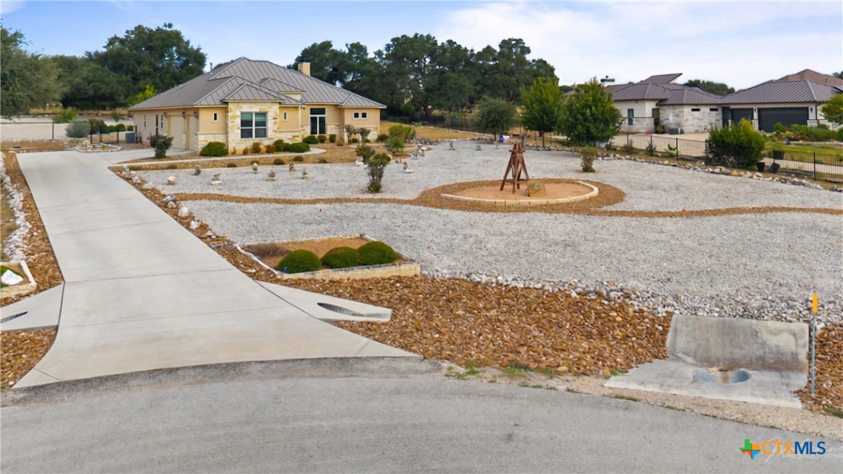 610 Battistrada Property Photo 4