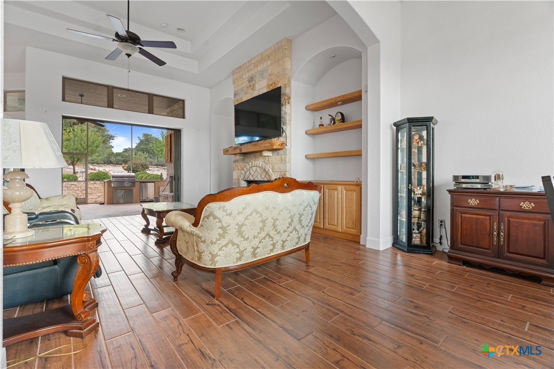 610 Battistrada Property Photo 11