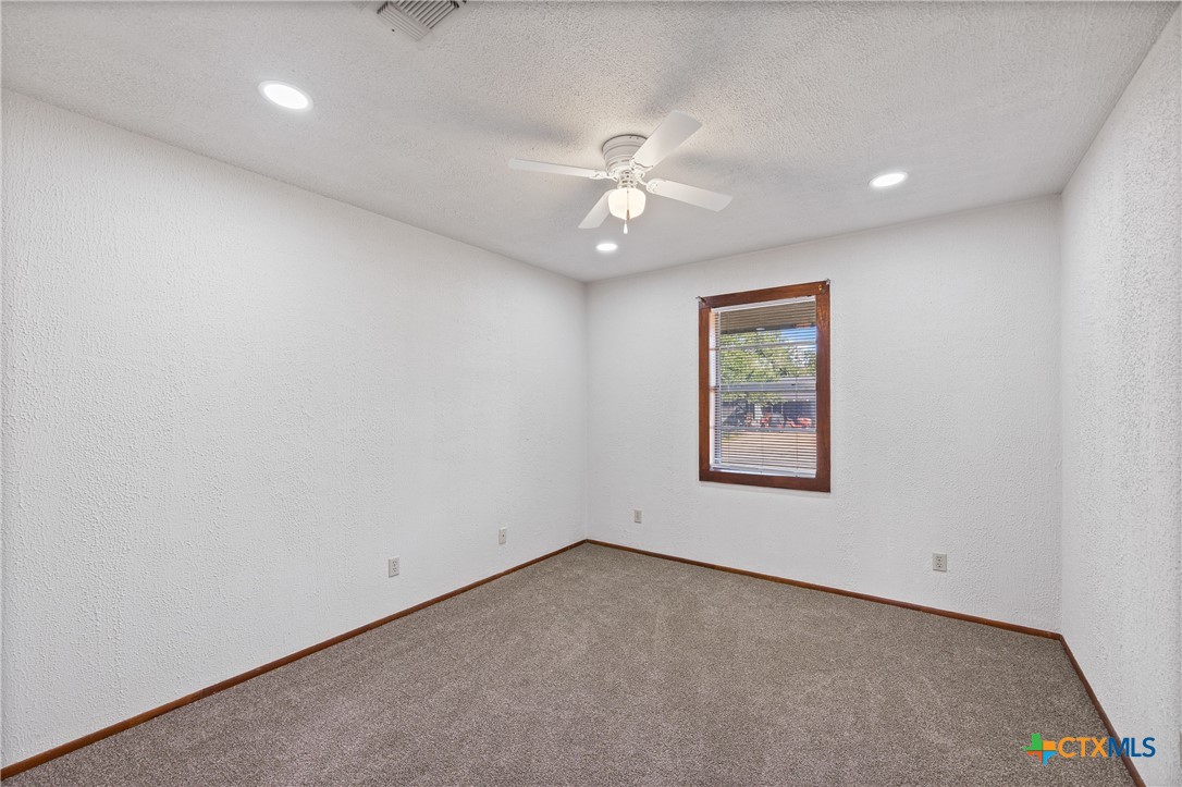 710 Courtney Street Property Photo 11