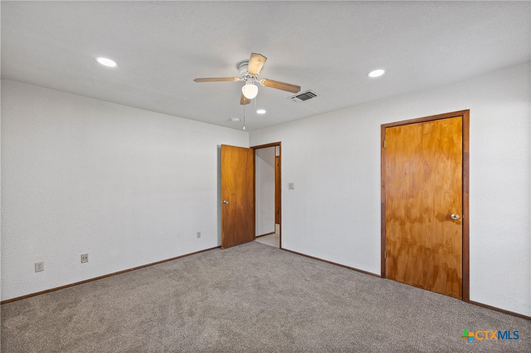 710 Courtney Street Property Photo 14
