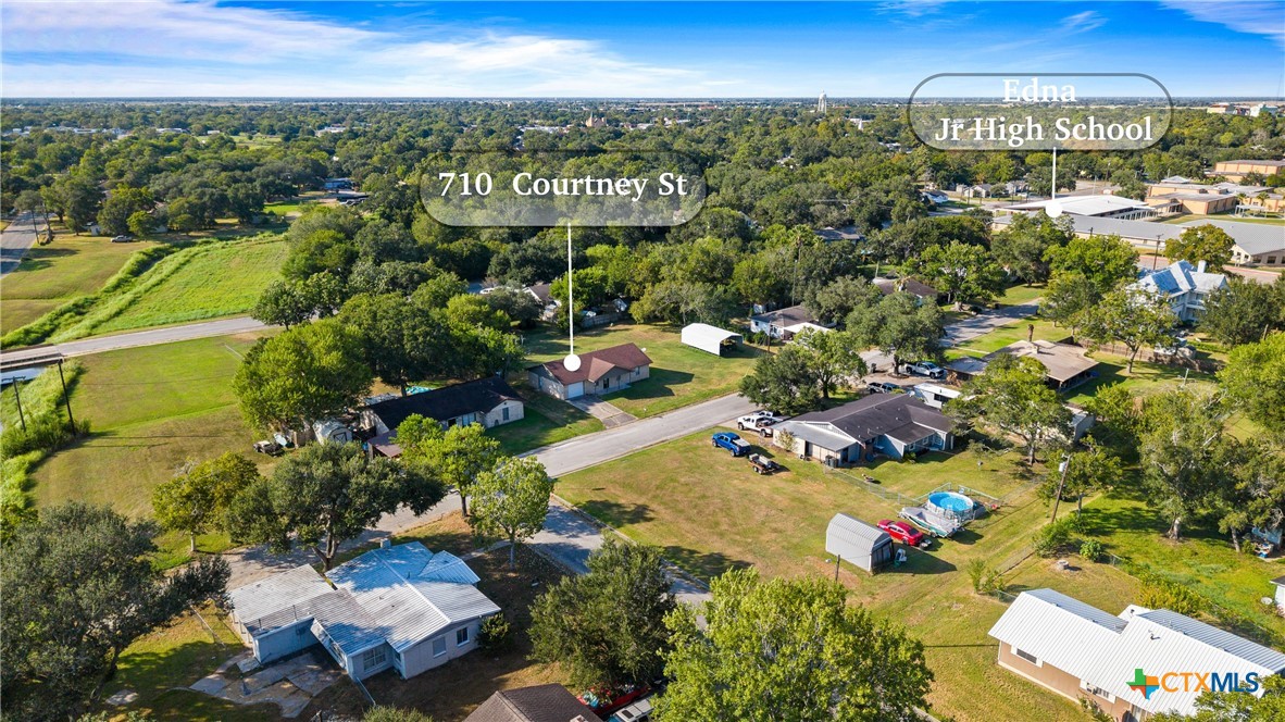 710 Courtney Street Property Photo 22