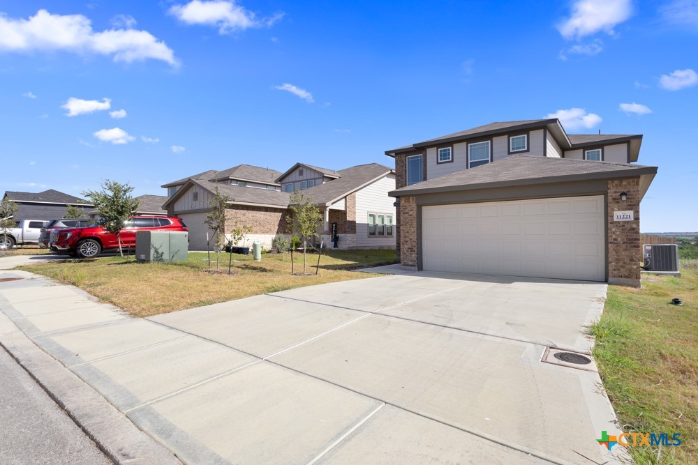 11221 Hollinger Circle Property Photo 3