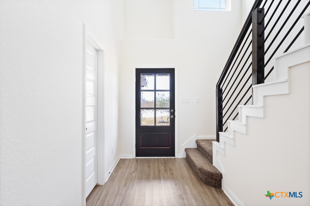 11221 Hollinger Circle Property Photo 4