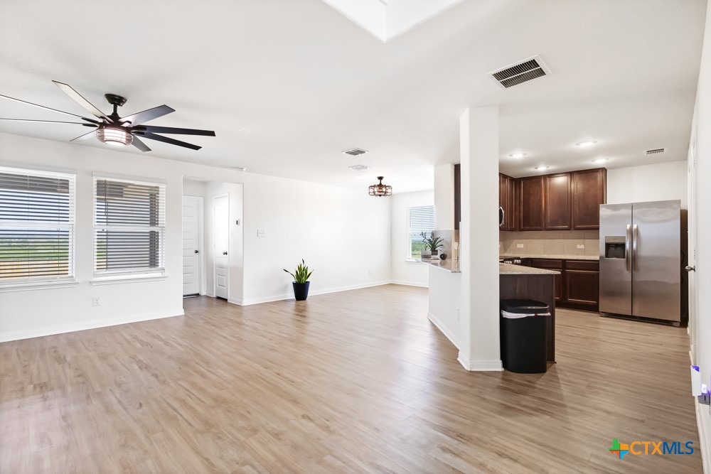 11221 Hollinger Circle Property Photo 5