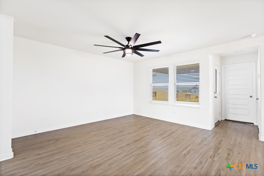 11221 Hollinger Circle Property Photo 11