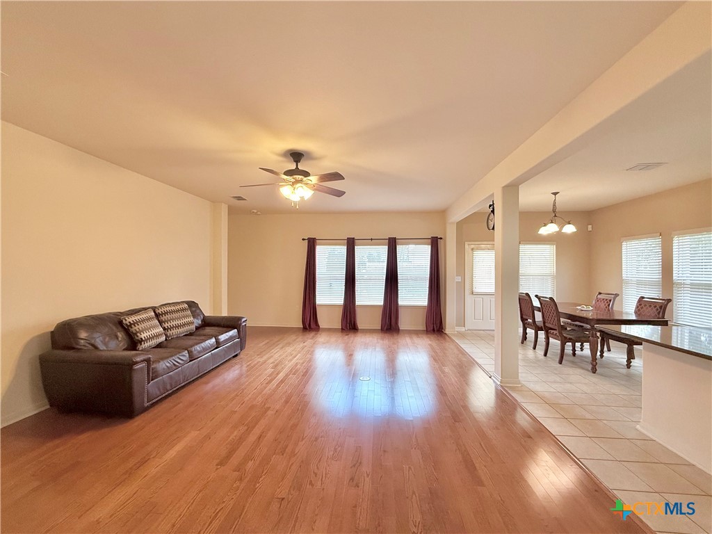 106 Heritage Oak Court Property Photo 4